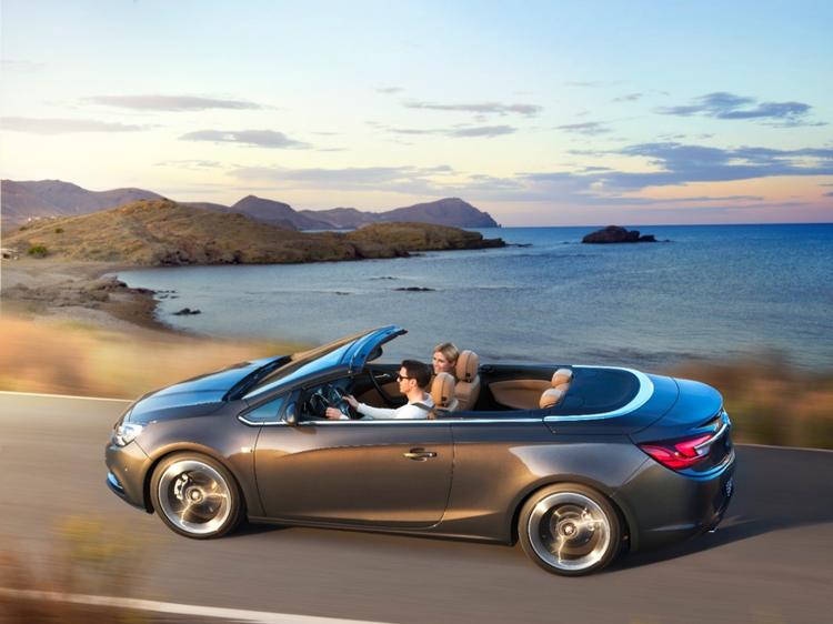 Åben. Opel Cascada, ny cabriolet, der kommer på markedet til foråret. 