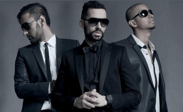 Skægt. Medlemmerne i Outlandish har optrådt med både fuldskæg og glatbarberede. I november måned går de all in på overskæg. 