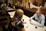 Dating. En undersøgelse viser, at kvinder foretrækker mænd, der har orden i økonomien. 