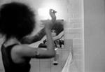 Spejl . Annisette, Savage Rose, er knipset  5. oktober 1968  i Gladsaxe Teen Club, i gymnastik- salens omklædningsrum på  Egegård Skole. Kameraet var mors feriekamera, et Agfa Optima, og fotografiet er et  af Jørgen Angels mest berømte. 