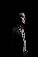 Stressende. Sådan oplevede Henrik Sass Larsen sit besøg 'Hos Clement'. Han foretrækker uddybende svar fremfor ja eller nej. 