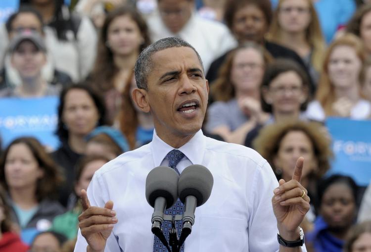 Peptalk. Barack Obama har travlt med valgkampen. Her er han i Washington-forstaden Fairfax i Virginia. 