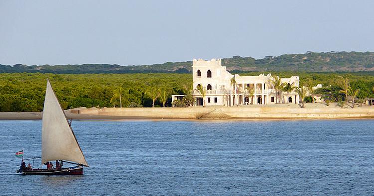 URO. Lamu i det nordlige Kenya har svært ved at trække turister til efter angreb fra Somalia sidste år. 