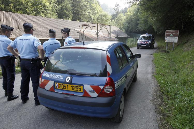 ALPE-DRAB. Den syv-årige pige har først nu kunne bistå politiet med oplysninger fra episoden, hvor begge hendes forældre blev dræbt. 