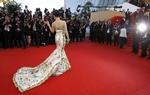 CANNES. Otte personer er blevet anholdt for at undertrykke og handle med kvinder, der er blevet bestilt til arabiske rigmænd under filmfestivalerne i Cannes. 