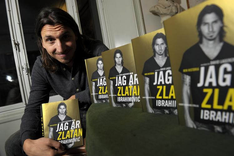 Hit. Politikens literaturredaktør skriver i sin anmeldelse af bogen,  at koblingen mellem finkultur og ghetto har skabt et lykkeligt resultat, som hæver sig milevidt over den gængse fodboldlitteratur. 