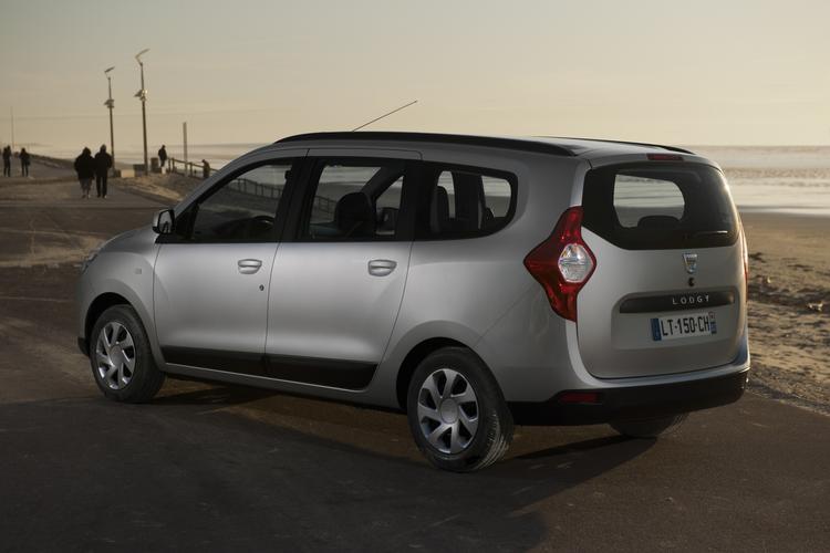 Rummelig. Dacia Lodgy med syv sæder kan være på vej til Danmark. I så fald vil den blive solgt til en gunstig pris. 