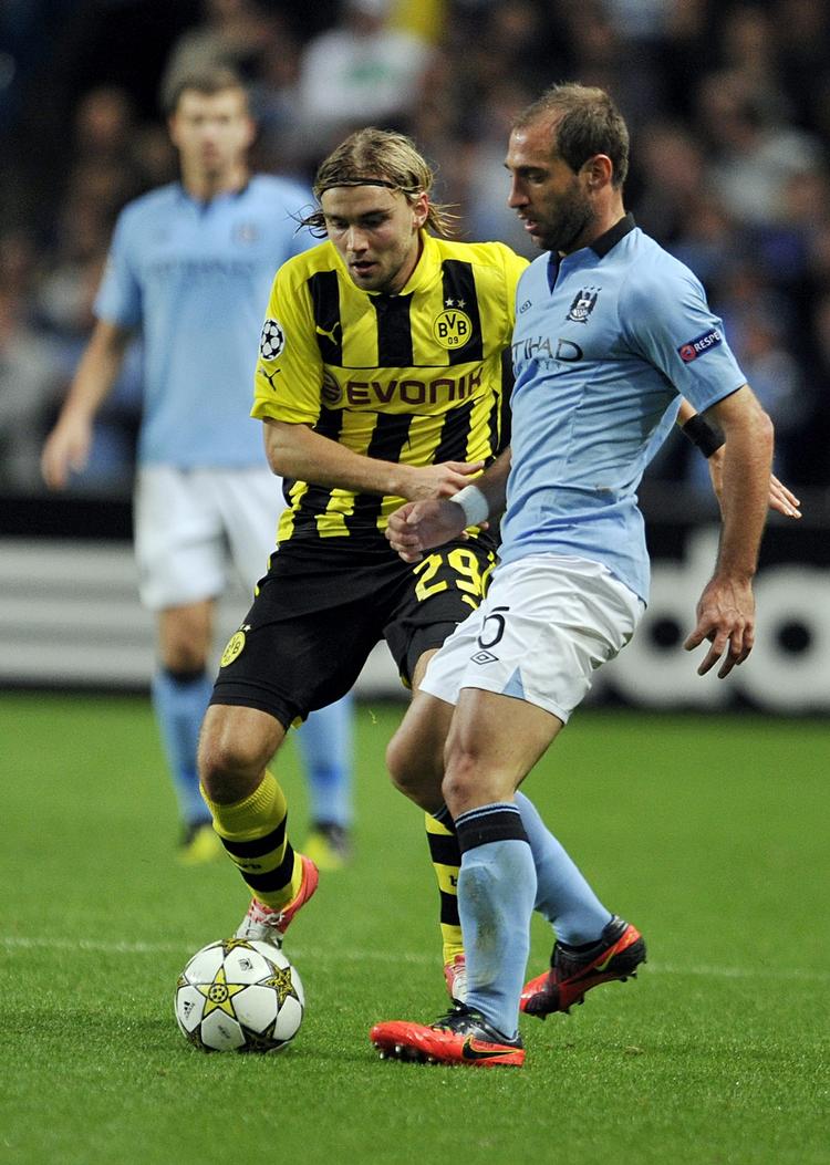 pres. Manchester City var heldig med at komme fra kampen mod Dortmund med point. Nu skal englænderne vinde i Amsterdam for at holde trit med de andre hold i gruppen. 