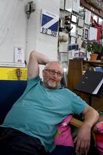 uforsonlig. Peter Aalbæk Jensen får heftig kritik fra flere sider for sine udfald mod filmmagasinet Ekko. Zentropa-direktøren fastholder erstatningskravet mod Ekko, ligesom bladets journalister ikke længere er velkomne til pressevisningerne. 