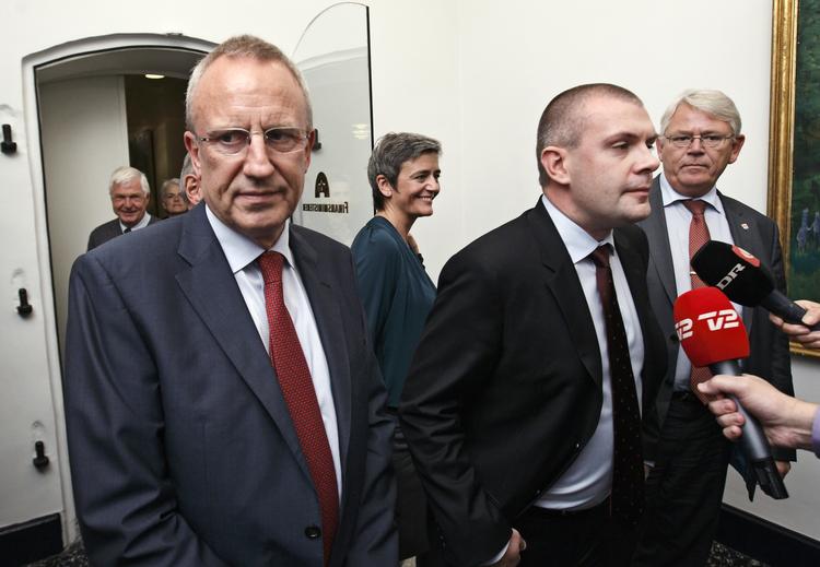 From left: Confederation of Danish Employers CEO Jørgen Neergaard Larsen , Economy MInister Margrethe Vestager, Finance Minister Bjarne Corydon and Local Government Denmark Chairman Erik Nielsen after reaching agreement today. 