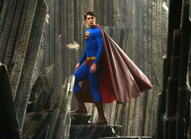 OPSIGELSE. Superman - her i skuespilleren Brandon Rouths skikkelse - skrider nu fra sit 'civile' job som journalist på The Daily Planet. 