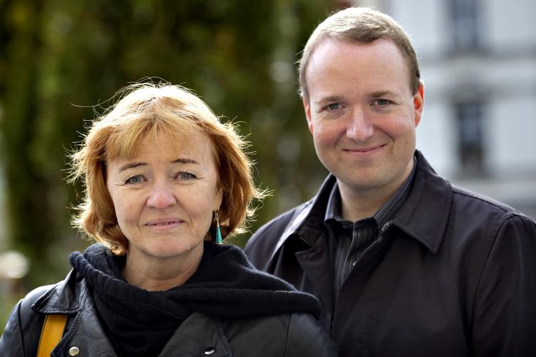 Chok. Venstres kulturordfører Michael Aastrup Jensen er chokeret over tyveriet fra Rigsarkivet og kalder kulturministeren i samråd. Her er han fotograferet sammen med Pernille Frahm (SF) i forbindelse med det svenske valg. (Arkivfoto) 