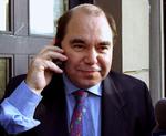 edderkoppekvinden. »Hun er ligesom en edderkop, hvor hunnen først har sex med hannen og bagefter slår ham ihjel og æder ham«, fortæller advokat og tidl. byggematador Kurt Thorsen om sin yndlings Bond-skurk. 