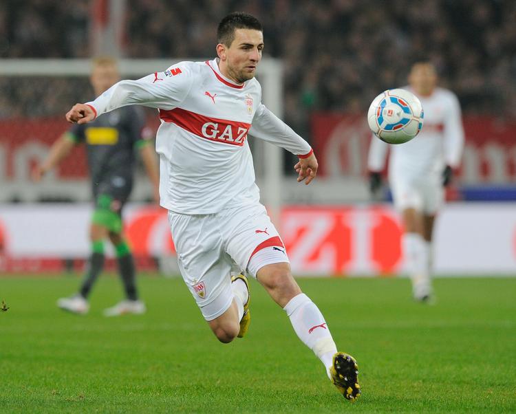 Kosmopolit. Vedad Ibisevic og familien udvandrede fra Bosnien, da han var tyeenager. Siden har han boet og spillet bold i Schweiz, USA, Frankrig og Tyskland. 