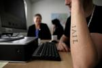 Uddannelse. Fangernes muligheder for at tage en uddannelse i fængslerne er ikke gode nok, erkender Kriminalforsorgen. 