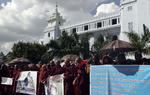 Protest. Buddistiske munke protesterer over den stigende vold i Myanmar. 