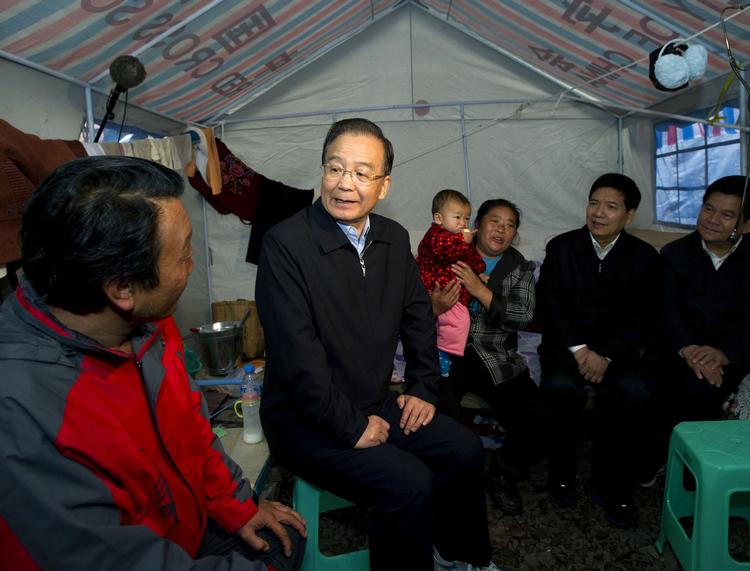 Den kinesiske premierminister Wen Jiabaos familie har tjent store penge, efter 1998, hvor Wen blev vicepremierminister, skriver New York Times. 