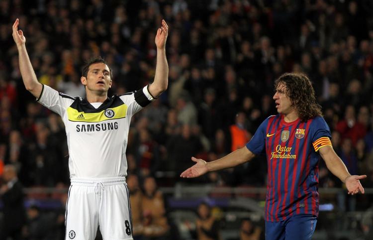 lægskade. Frank Lampard (tv) bliver ikke klar til kampen mellem nummer et og to i Premier League på søndag. 