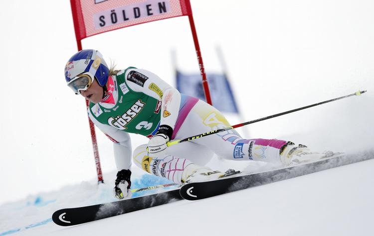 Exit. Lindsey Vonn kom tilfredsstillende gennem 1. afdeling, men i 2. gennemløb, som måtte udsættes på grund af tåge, styrtede hun. 