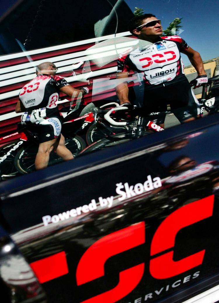 2008. Bradley McGee (t.h.) stoppede som aktiv i 2008, hvor han kørte Tour de France for Riis' Team CSC. 