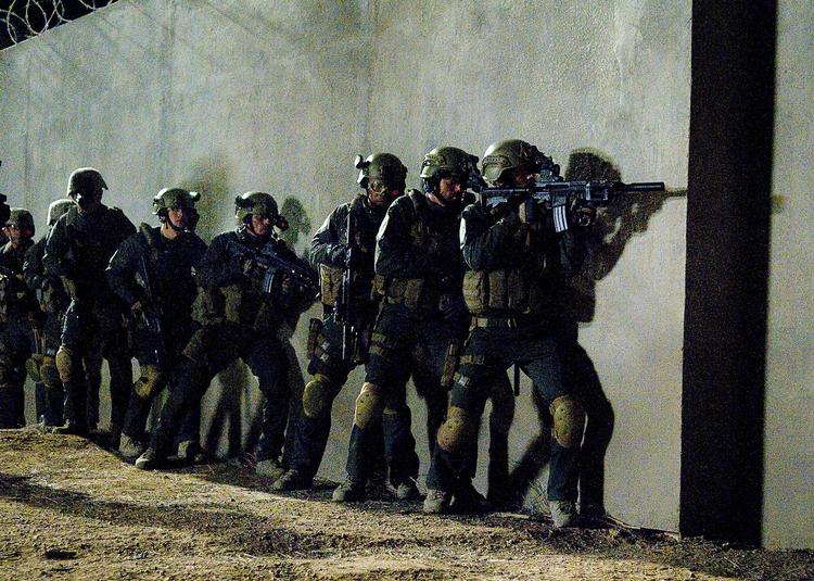drab. Filmen 'SEAL Team Six: The Raid on Osama bin Laden' skildrer drabet på Osama bin Laden. Elitesoldater mener, at Præsident Obama forsøger at tage æren for drabet. 