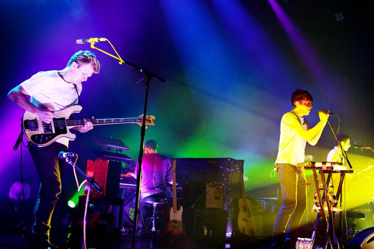 Møglyd. Begyndelsen var katastrofal. Det blev bedre undervejs, bare ikke markant, da amerikanske Grizzly Bear i aftes forsøgte at få liv i en halvt tom Falconer Salen. 