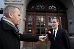 TERRORSAG. Anklager Bo Bjerregaard interviewes uden for Københavns Byret, hvor fem unge venstreradikale står tiltalt for en stribe brandattentater. 