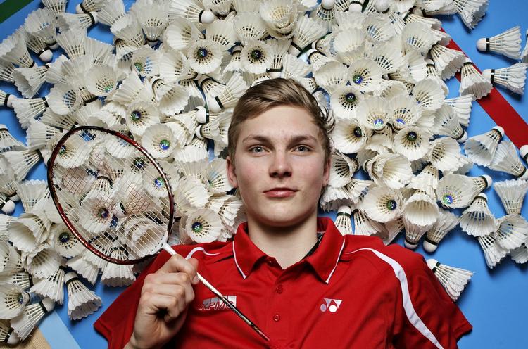 Videre. Viktor Axelsen skal forsøge at hente en VM-medalje for tredje år i træk. 
