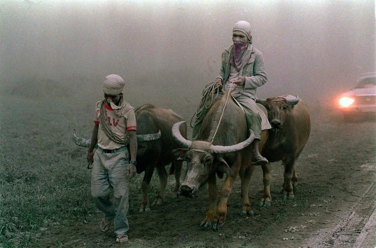 vulkanudbrud. Vulkanen Pinatubo var i udbrud i 1991. Udbruddet var så voldsomt at det påvirkede klimaet og sænkede temperaturen med 0,4 grader. (arkiv) 