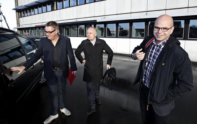 SKATTESAG. BT's journalister vil af hensyn til deres kilde ikke afsløre, hvem der i 2010 eller 2011 gav dem indsigt i den fortrolige afgørelse fra Skat om Thorning og Kinnock. 