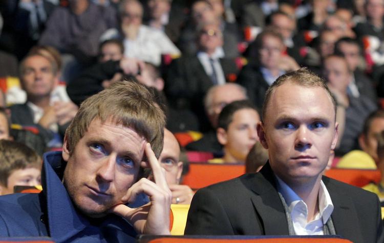 forsoning? De to briter, Bradley Wiggins (tv) og Chris Froome (th), har oparbejdet et anstrengt forhold til hinanden under de lange ture med Sky-holdet. 