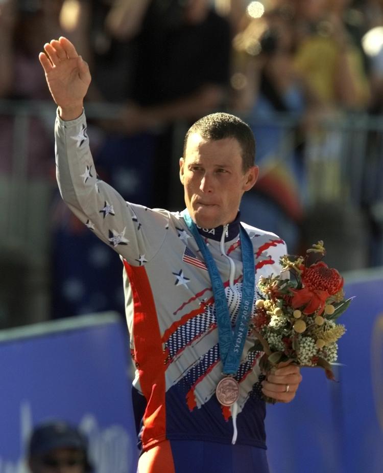 Bronze. Lance Armstrong blev på de 46,8 emkeltstartskilometer omkring  Sydney kun slået af US Postal-holdkammeraten Viacheslav Ekimov (Rusland) og tyske Jan Ullrich. 