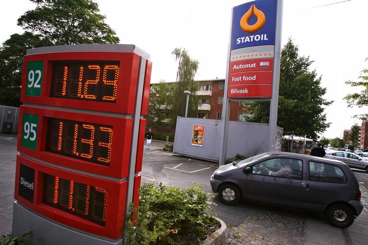 prisfald. Kort efter, at Statoils beslutning blev kendt, gjorde konkurrenter som OK, Q8, Shell og Uno-X det klart, at de er nødt til at følge efter. 