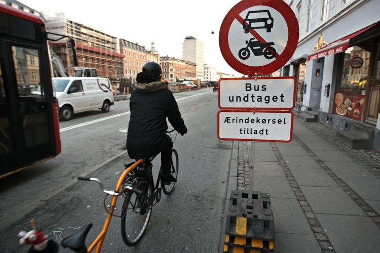 Ulykker mellem buspassagerer og cyklister er faldet drastisk i de senere år. 