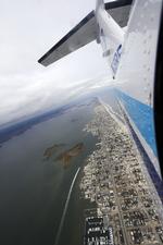 Her flyves der over en ødelagt kyststrækning i New Jersey. 