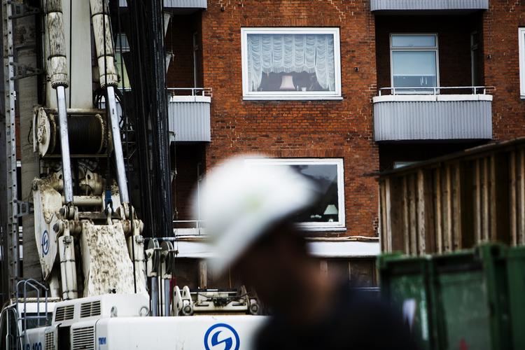Os. Ingen tjekker, hvor meget metrobyggerierne forurener byen. Her er vi i metrobyggeriet ved Aksel Møllers Have. 