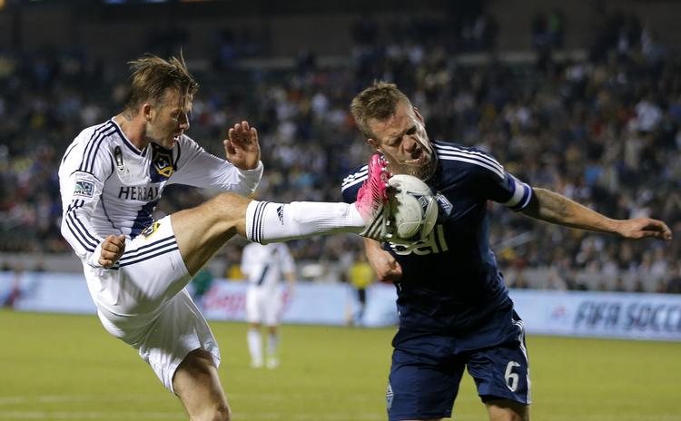 Veteran. 37 årige Beckham (t.v.) har scoret 7 gange i 21 kampe for Los Angeles-holdet i denne sæson. 