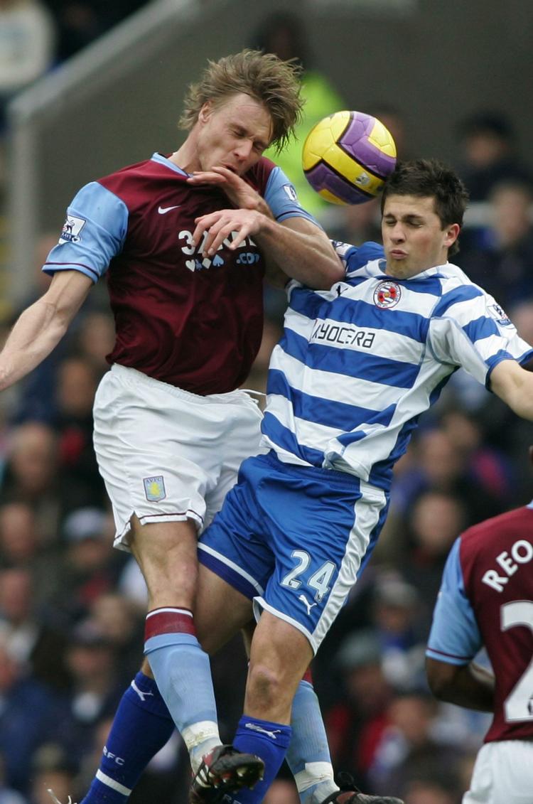 Pensioneret. En karriere, der var plaget af skader, sluttede for Martin Laursen (t.v.) i 2009 i den engelske klub Aston Villa. 