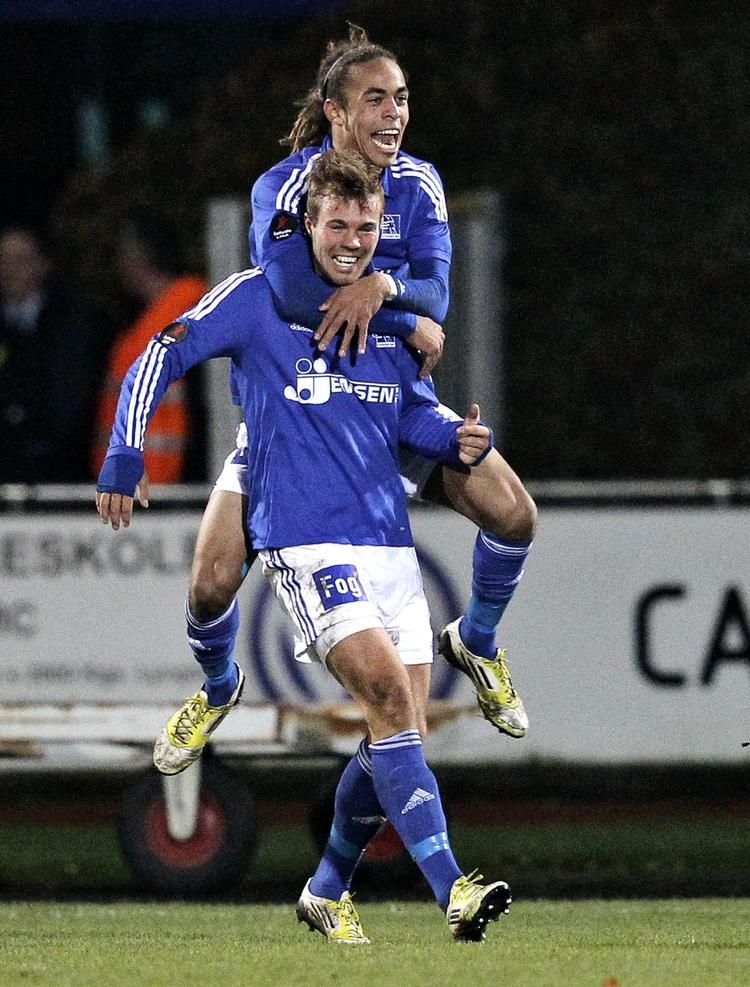 kampklar. Yussuf Poulsen (øverst) jubler over en scoring i tiden som Lyngby-spiller. 