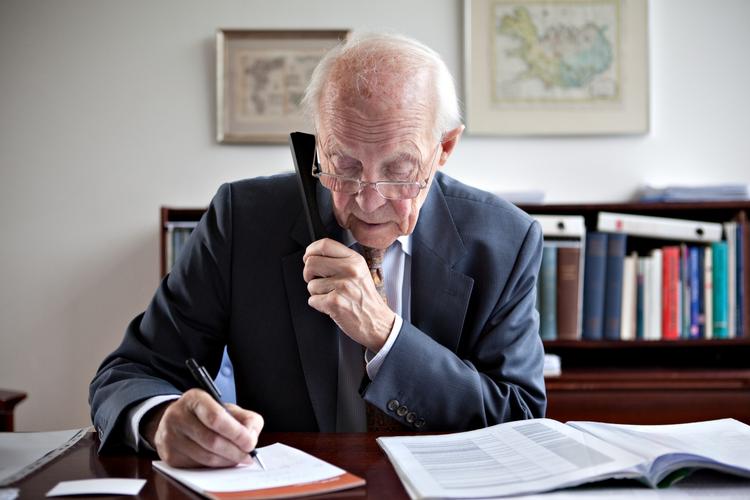 Byggebranche. Pihl &amp; Søns administrerende direktør og bestyrelsesformand, Søren Langvad, nægter kenskab til ulovlige metoder. 