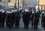 Protest. Politiet møder talstrækt frem under dagens demonstrationer i Bahrain. 