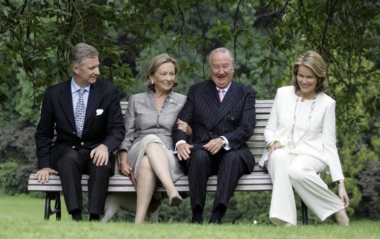 ROYALT. Fra venstre: kronprins Philippe, dronning Paola, Kong Albert II og prinsesse Mathilde. 