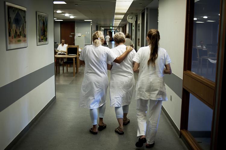 SJUSK. Gentofte Kommune har ikke opgivet at finde den sygeplejerske, som forrige år låste en 87-årig patients medicin inde uden at notere det eller varsko centrets læge. 