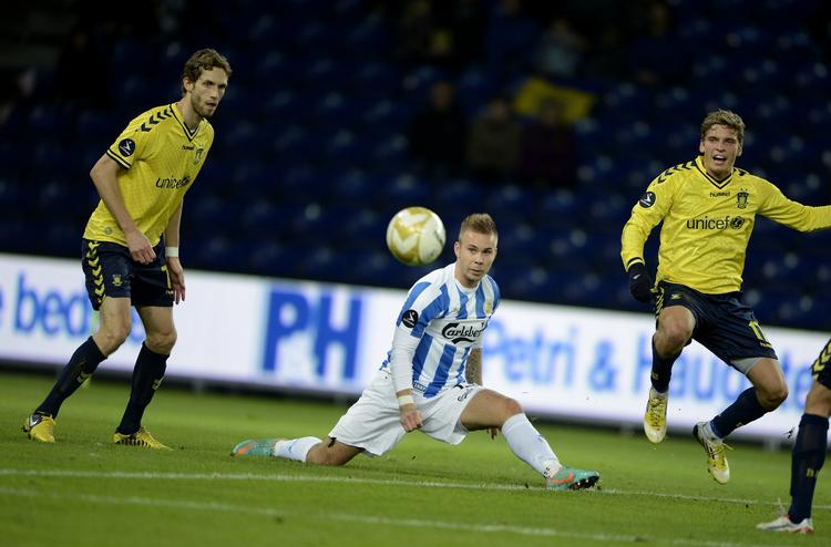 bundhold. Brøndby havde overvægt af spil i første halvleg mod OB, men blev straffet af de godt organiserede fynboer. Og så faldt Brøndby sammen i anden halvleg. 