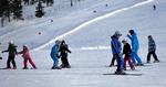 UNDERVISNING. Skiferien med børn bør tilrettelægges, så man finder det helt rigtige skisportssted. 
