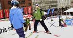 BEGYNDERBAKKE. Lav dine første slalomsving i midtbyen. Og nyd freestylefolket og demohold fra Den Danske Skiskole. 