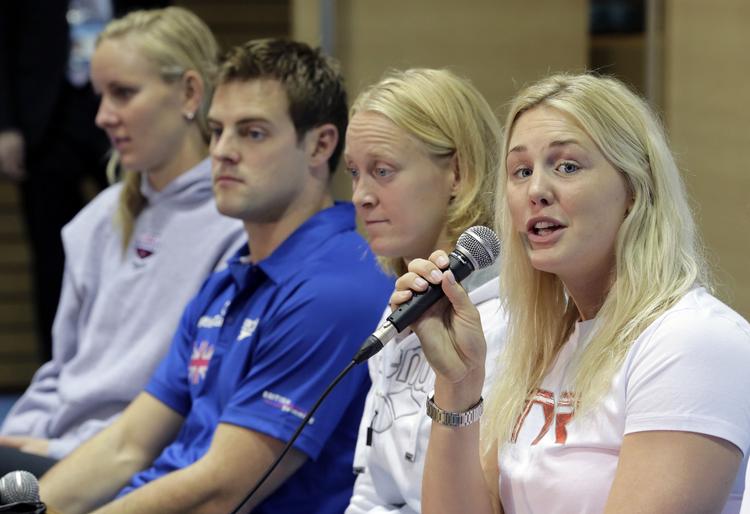 PROFIL. Jeg kan godt lide japanere. De er altid smilende og glade, forklarede Jeanette Ottesen på et pressemøde i Tokyo, hvor hun er blandt profilerne sammen med fra venstre amerikaneren Jessica Hardy, briten Liam Tancock og hollænderen Inge Dekker. 