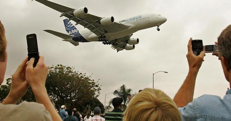 Luftbus. De første flyvninger med Airbus A380 trak mange nysgerrige. Nu er flyet efter fem år et mere almindeligt syn. 