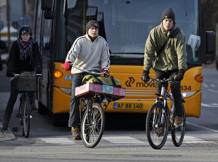 Forhindringer. Adskilte spor til busser skal mindske rejsetiden for buspassagerer i Aalborg og København. 