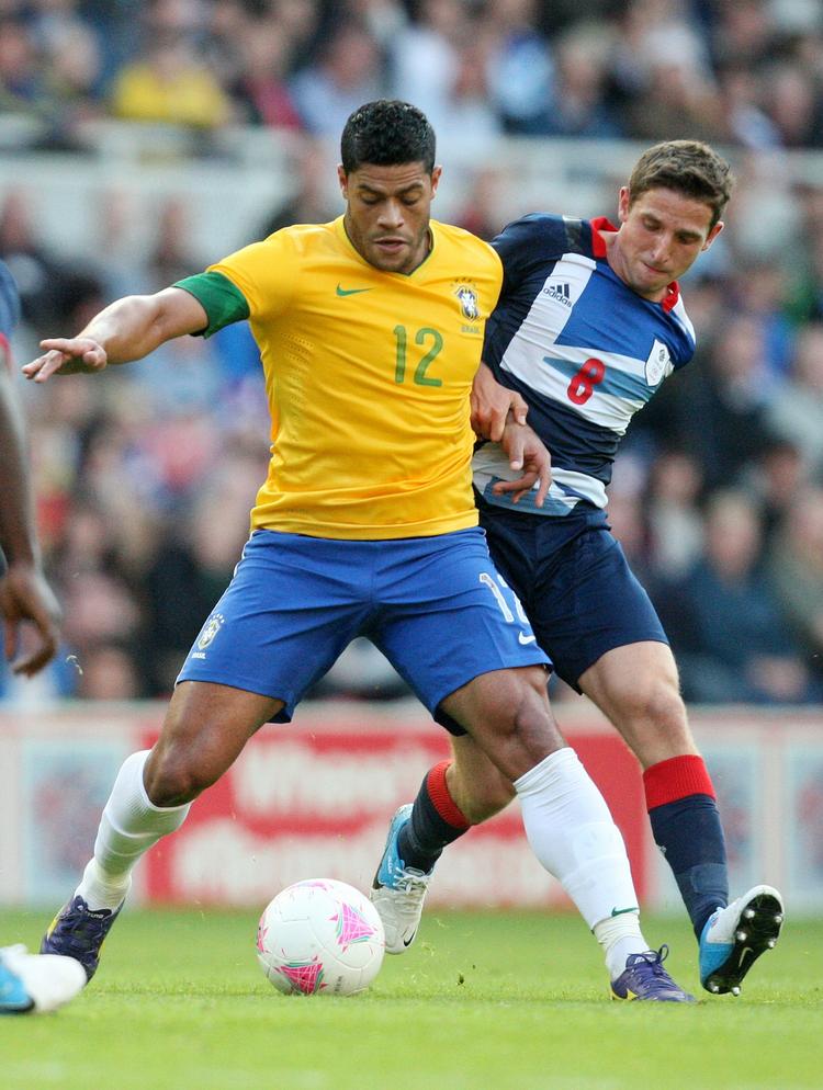 forsvinding. Brasilianske Hulk i kamp for det brasilianske landshold mod Storbritannien under OL. 
